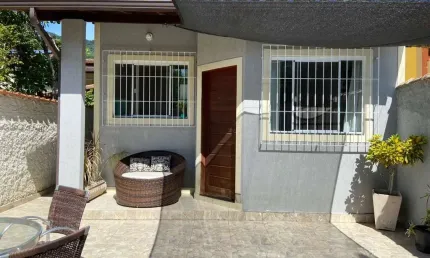 Casa com 2 quartos à venda na Rua Babaçu, Condado de Maricá, Maricá por R$ 350.000