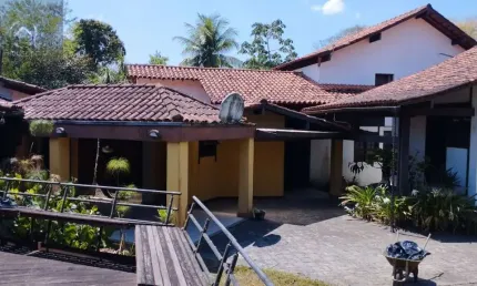 Casa com 5 quartos à venda na Rua Reitor Argemiro de Oliveira, Pendotiba, Niterói, 550 m2 por R$ 1.100.000