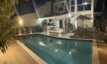 Casa em condomínio fechado com 4 quartos à venda na Rua Jornalista Ary Guanabara, 60, Serra Grande, Niterói por R$ 1.600.000