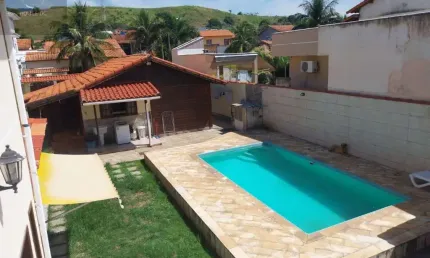 Casa em condomínio fechado com 3 quartos à venda na Rua Irineu Ferreira Pinto, 374, Ponta Grossa, Maricá por R$ 490.000