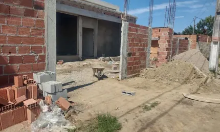 Casa com 2 quartos à venda na Rua Oitenta e Cinco, Jardim Atlântico Leste (Itaipuaçu), Maricá por R$ 705.000