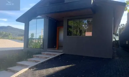 Casa em condomínio fechado com 4 quartos à venda na Rua Raul Alfredo de Andrade, 540, Caxito, Maricá por R$ 690.000