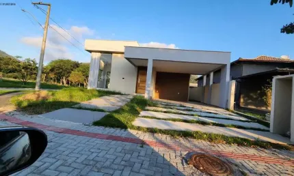 Casa em condomínio fechado com 3 quartos à venda na Rodovia Ernani do Amaral Peixoto, 15393, Inoã, Maricá, 385 m2 por R$ 849.000