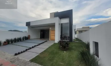 Casa em condomínio fechado com 3 quartos à venda na rua dos cajueiros, 111, inoã, maricá por r$ 895.000