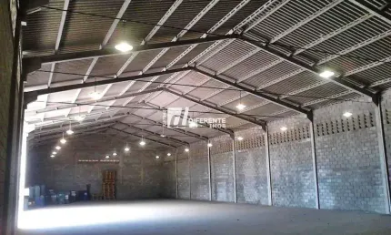 Galpão para alugar, 900 m² por R$ 20.280,39/mês - Rocha Sobrinho - Mesquita/RJ