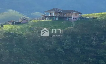 Casa com 5 quartos para alugar na Humberto Saboya de Albuquerque, 531, Centro (São Francisco Xavier), São José dos Campos, 2000 m2 por R$ 15.000
