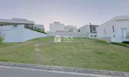 Terreno em condomínio fechado à venda na avenida carlos diaulas serpa, 104, loteamento parque dos alecrins, campinas por r$ 585.000