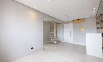 Cobertura duplex à venda 2 dormitórios, sendo 1 suíte, 1 vaga , Centro R$880.000,00