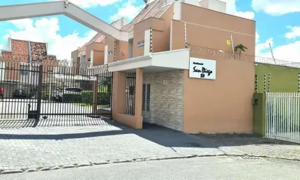 Sobrado para Venda em Curitiba, Novo Mundo, 3 dormitórios, 1 suíte, 3 banheiros, 2 vagas