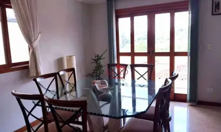 Casa no Jardim Adalgisa com 4 Suítes e Área Gourmet – Vista para o Campo de Golfe