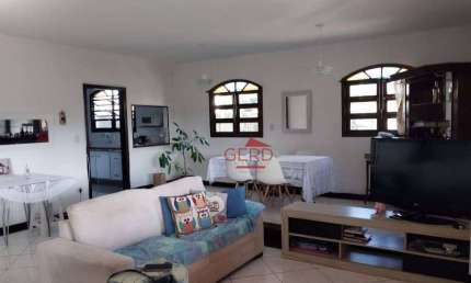 Casa em Cotia, SP - 3 Suítes em Terreno de 600m², Área Gourmet em Condomínio Fechado