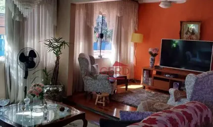 Casa mobiliada com 3 suítes, edícula completa e pronta para morar ou lucrar – Presidente Altino/Osasco