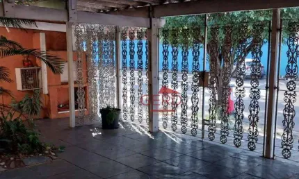 Casa mobiliada com 3 suítes, edícula completa e pronta para morar ou lucrar – Presidente Altino/Osasco