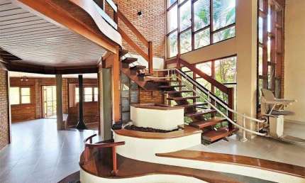 Casa Impecável em Condomínio Nova Higienópolis - 4 Dormitórios, 3 Suítes, Piscina e Sauna em Jandira/SP:  Vende!
