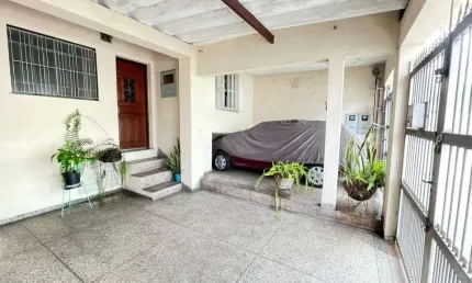 Casa Térrea para Venda em São Caetano do Sul, Nova Gerty, 2 dormitórios, 1 banheiro, 2 vagas