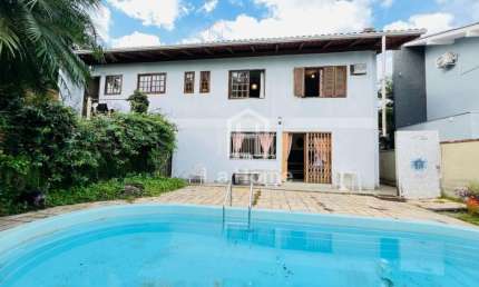 Casa com 4 quartos à venda na Escola Agrícola, Blumenau , 300 m2 por R$ 1.100.000