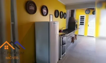 Lindo Sobrado 3 dormitórios, suíte, 3 vagas, área gourmet!