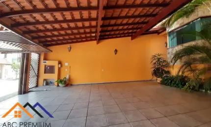 Excelente Sobrado com 3 Suítes  e 3 Vagas na Vila Scarpelli