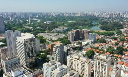 Apartamento com 3 suítes e vista privilegiada do parque ibirapuera.