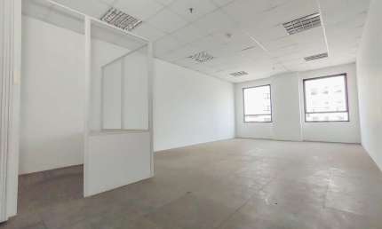 Sala com excelente iluminação, confortável e em localização ideal - cea I