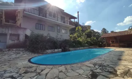Casa de Condomínio de Luxo em Cotia-SP, Parque Dom Henrique  5 Quartos, 1 Suíte, 5 Banheiros, 3 Vagas de Garagem  569m²