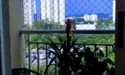 Em andar alto, Alphaview com 3 quartos e vista bonita e cozinha americana