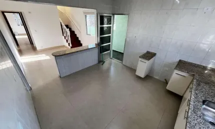 Oportunidade única: Casa à venda em Osasco-SP, bairro Cipava. 2 quartos, 2 suítes, 2 salas, 4 banheiros, 2 vagas. R$ 700.000,00. Agende sua visita!