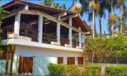 Casa na granja viana 2 - cotia - terreno de 1.000m² - 4 dormitórios c/ 2 suítes - 13 vagas