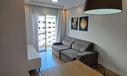 Mobiliado e decorado, o seu Alphaview em andar alto e bom estado de conservação