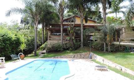 Casa - Chácara Vale do Rio Cotia - Muito espaço, em rua fechada e muito tranquila!