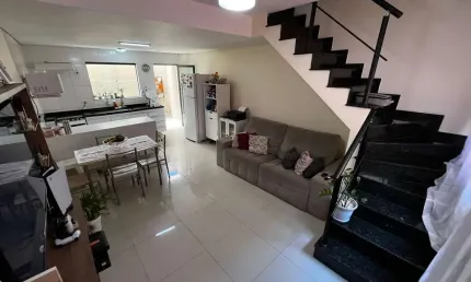 Oportunidade: Sobrado à Venda - 2 Dormitórios, 65 m² - Jardim Veloso, Osasco/SP - R$ 320.000,00