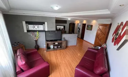 Imperdível casa à venda em Osasco-SP, no bairro Bandeiras, com 2 quartos, 1 suíte, 2 salas, 2 banheiros, 3 vagas e 152m²!