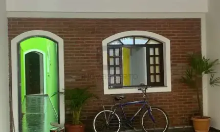 Casa para locação em Osasco-SP, bairro Padroeira: 4 quartos, 2 suítes, 1 sala, 2 vagas de garagem, 250m² de área.