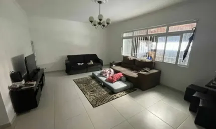 Três Casas no Mesmo Terreno - Ideal para Investimento ou Família Grande