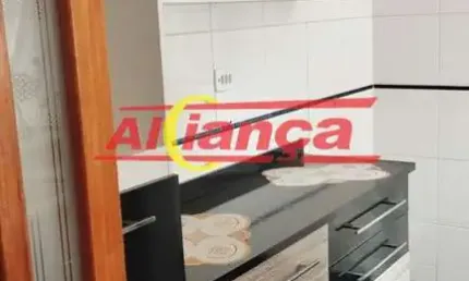 APARTAMENTO NO 1° ANDAR COM 2 QUARTOS E 1 VAGA DE GARAGEM NO JD. ADRIANA EM GUARULHOS, SP