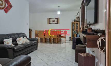 CASA TÉRREA A VENDA COM 3 QUARTOS - 260M² JARDIM AIDA. ACEITA PERMUTA