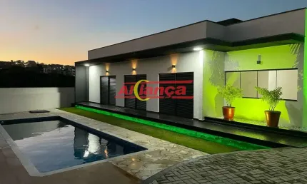 Viva o Luxo e a Segurança em Atibaia: Casa no Condomínio Fechado Parque Residencial Shambala III!