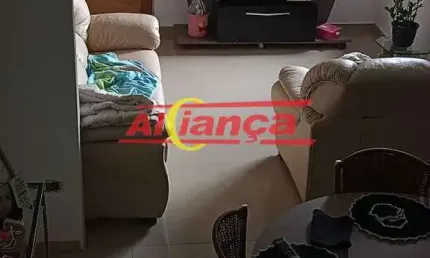 Sobrado com 2 quartos,2 banheiros, sala dois ambiente e ampla.