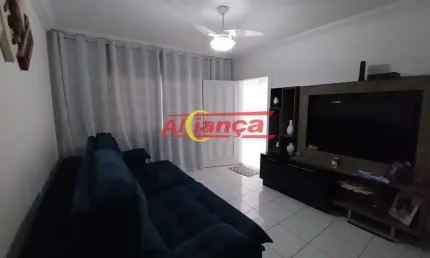 Casa Sobrado com 3 dormitórios sendo 1 suíte, vaga para 2 carros no Jardim Presidente Dutra