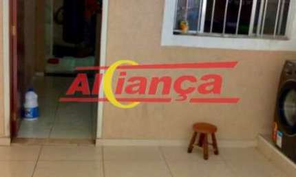 Charmosa Casa Térrea Mobiliada de 125m² com Suíte e Acabamentos de Luxo - Pronta para Morar