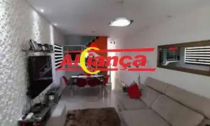 Sobrado com 03 suítes, sendo uma planejada, suíte do casal com sacada