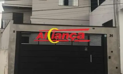 sobrado com 3 dormitórios  Localização Conveniente: Próximo a escolas, supermercados e transporte pú