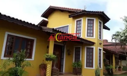 Chacara com 03 suites, 04 vagas, 1062 metros de terreno
