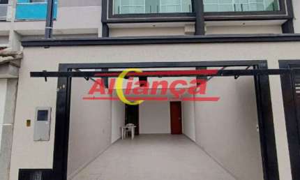 Sobrado novo com 160m2 de área construída fino acabamento interno!!