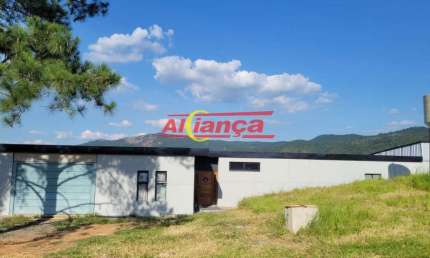 Chacara em Atibaia com 6.000 metros de terreno, 04 dorm, 02 vagas