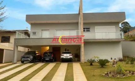 Sobrado à venda em Condomínio Village em Mairiporã - SP