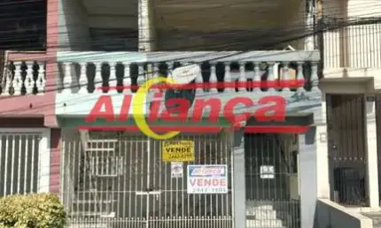 Lindo Sobrado no Bairro São Manoel facil acesso a rodovia presidente dutra e comercios .