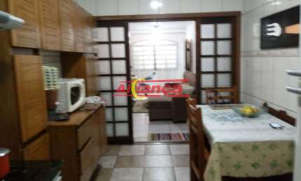 Linda Casa no Jardim Paraventi, com 2 quartos, 03 vagas na garagem, com 133m2