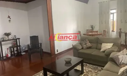 CASA PRÓXIMA AO CENTRO DE GUARULHOS COM 06 DORMITÓRIOS