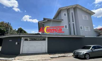 SOBRADO COM 3 BANHEIROS 2 SUITES NO PARQUE RENATO MAIA